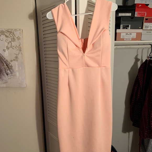 Beautiful pink dress - Picture 4 of 4